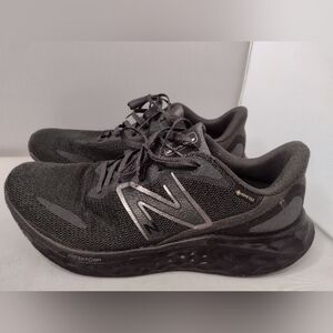 New Balance Mens Sneakers Fresh Foam Arishi V4 Size 11 Gray Shoes P3